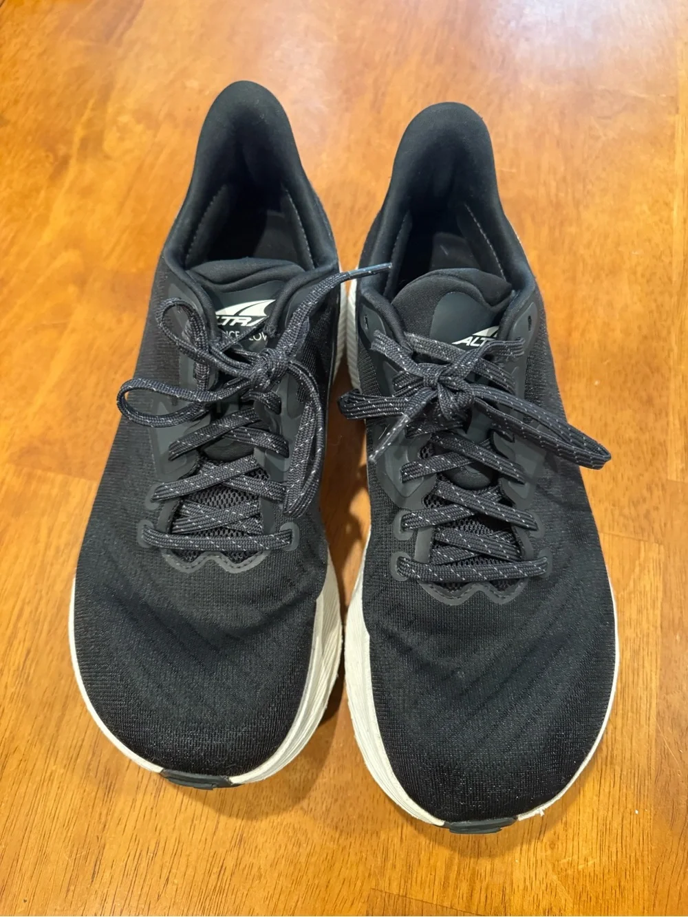 Altra Women's Black Experience Flow 2 Shoes - WELL LOVED - read description